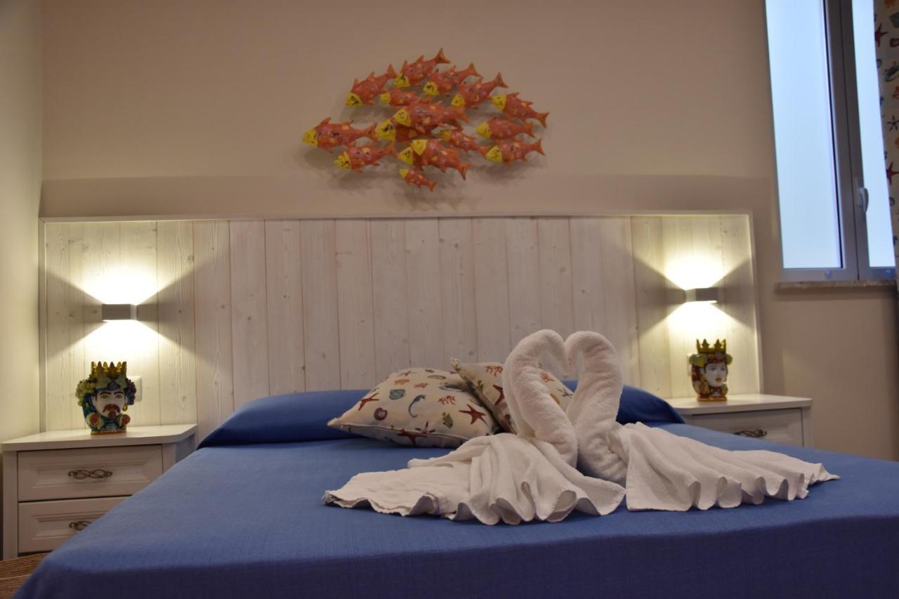 B&B Marina Blu Giardini-Naxos Kültér fotó