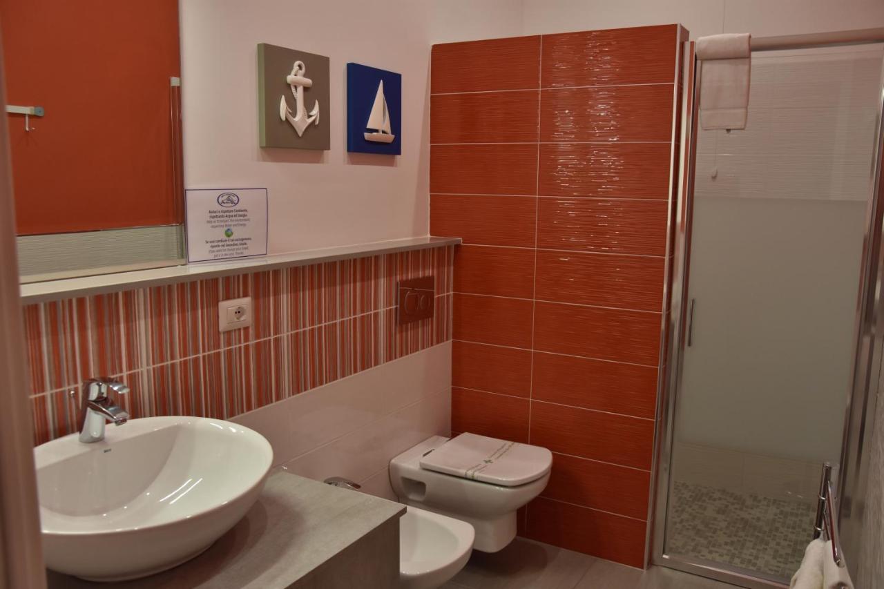 B&B Marina Blu Giardini-Naxos Kültér fotó