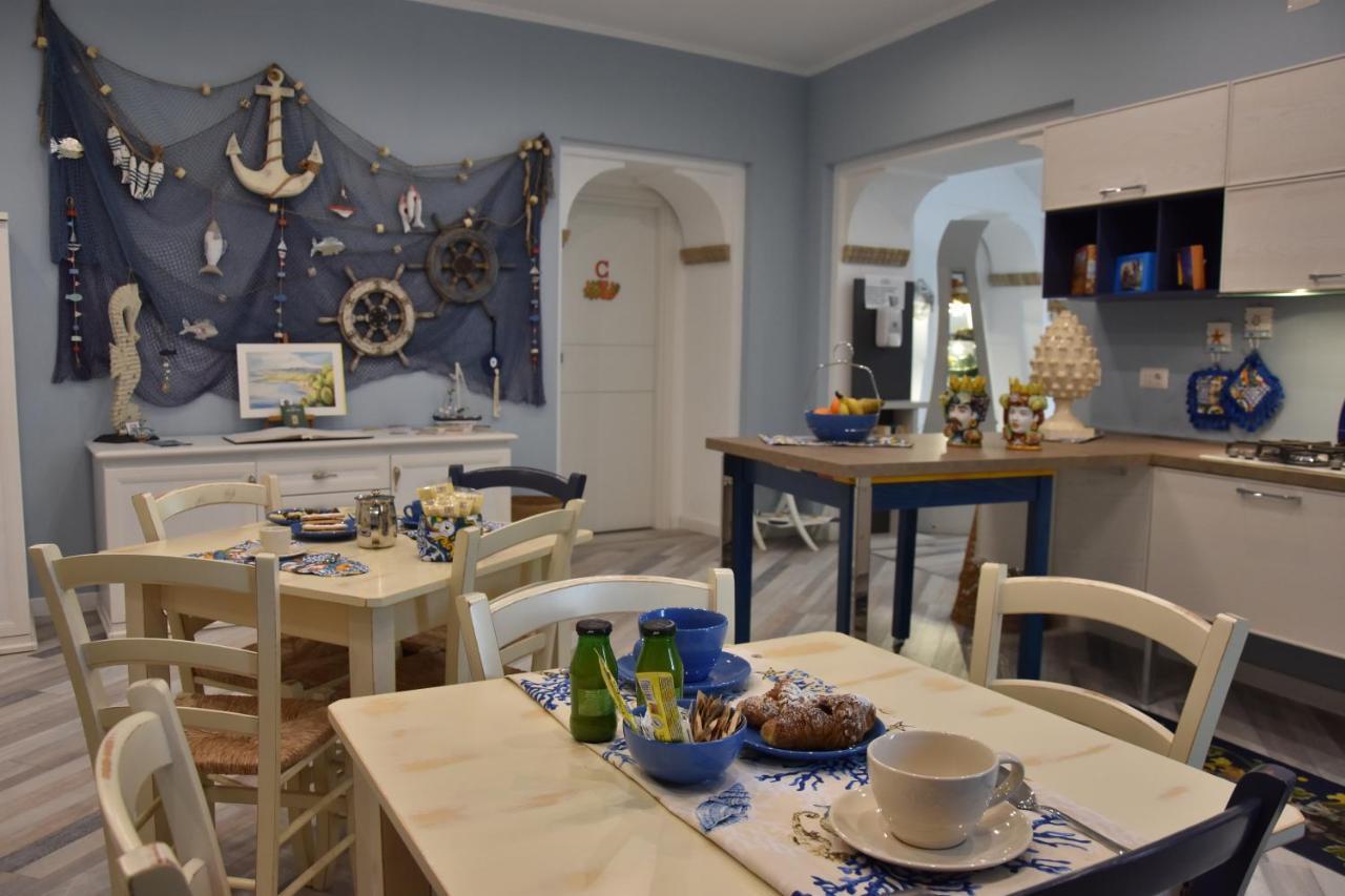 B&B Marina Blu Giardini-Naxos Kültér fotó